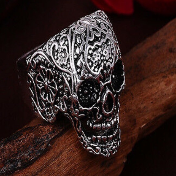 1 LEFT! 💀 STAINLESS STEEL SUGAR SKULL RING Size 8 - Picture 3 of 4
